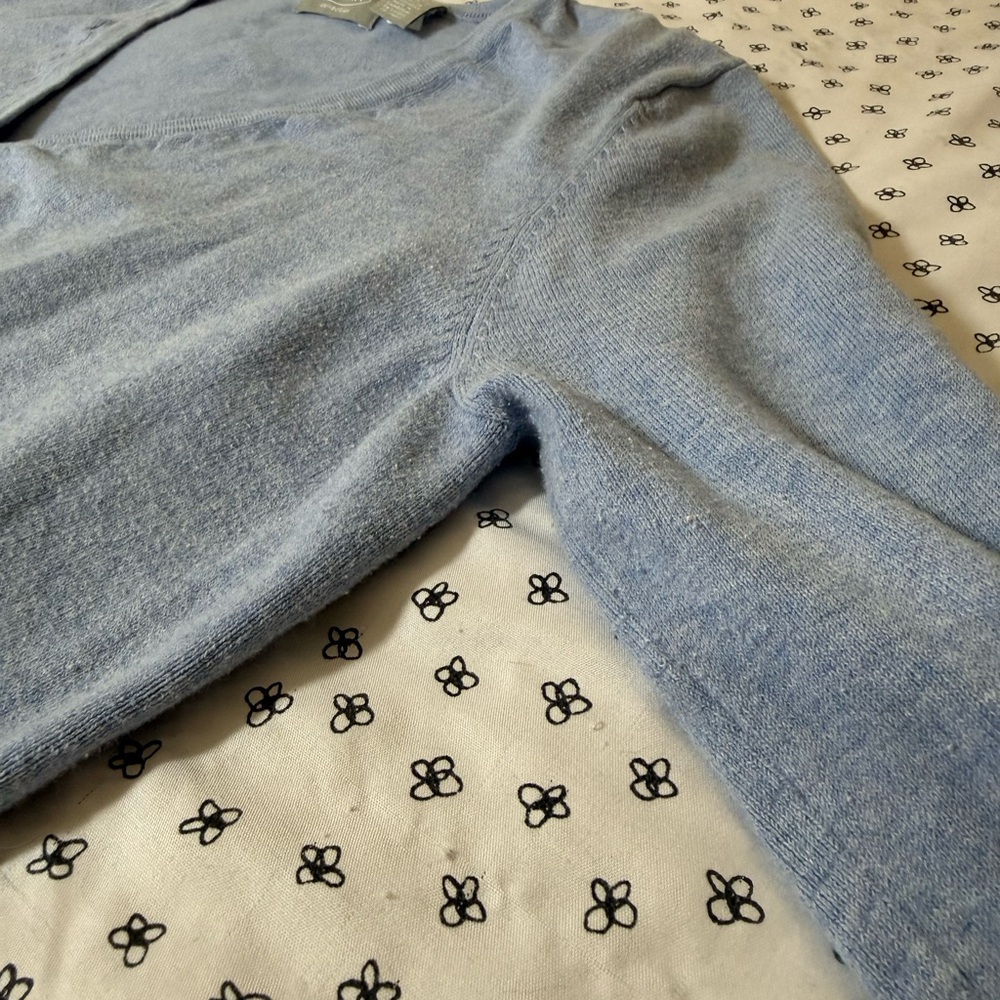 Old Navy Light Blue V-Neck Cardigan Sweater - Picture 4 of 8